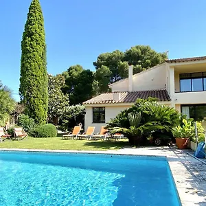 https://gran-casa-economica-con-piscina-privada-en-begur-girona.catalonia-hotels.com