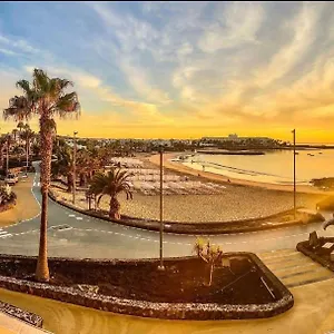 https://beach-house-costa-teguise.in-canary-islands.com